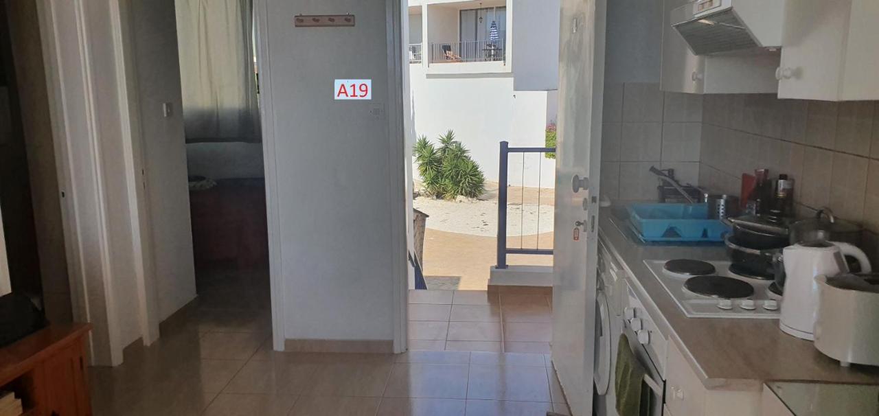 Evros Peyia & Coral Bay Seaview Apartment ภายนอก รูปภาพ